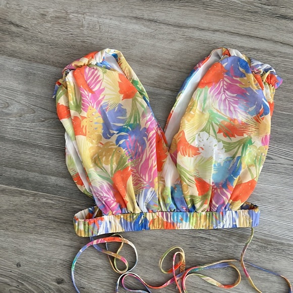 Top - Picture 2 of 3